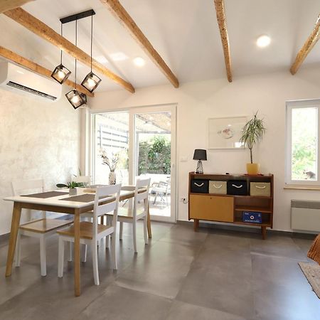 Holiday House "Laurus Garden" With Private Parking Medulin Exterior foto