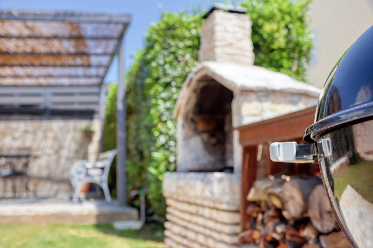 Holiday House "Laurus Garden" With Private Parking Medulin Exterior foto