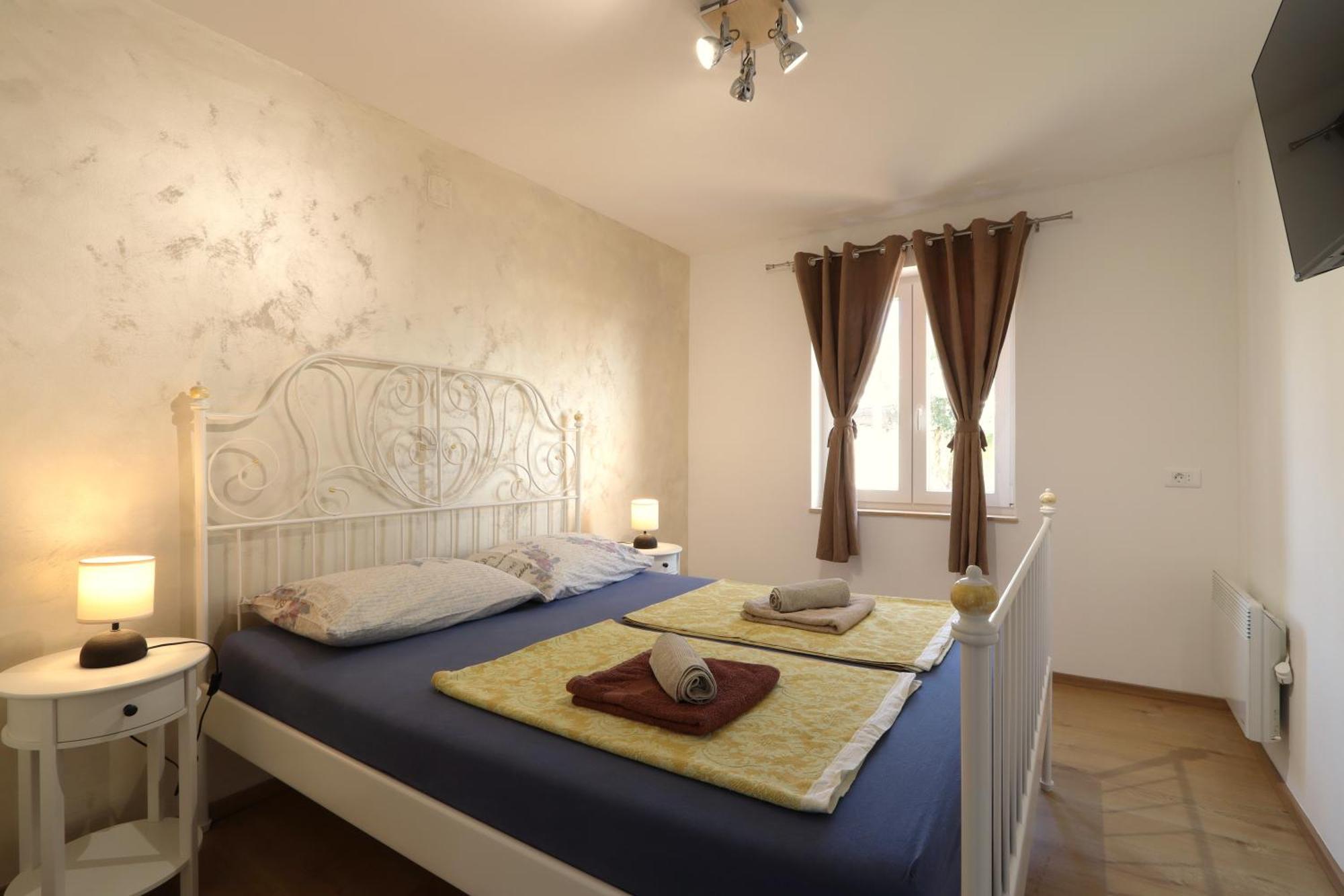 Holiday House "Laurus Garden" With Private Parking Medulin Exterior foto